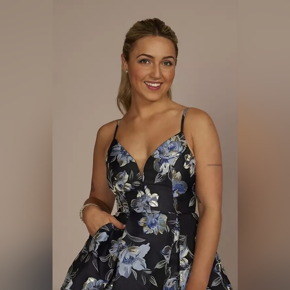 JULES &‎ CLEO (David's Bridal), Plunging Metallic Floral Brocade A-Line Dress, 6 - Picture 3 of 16